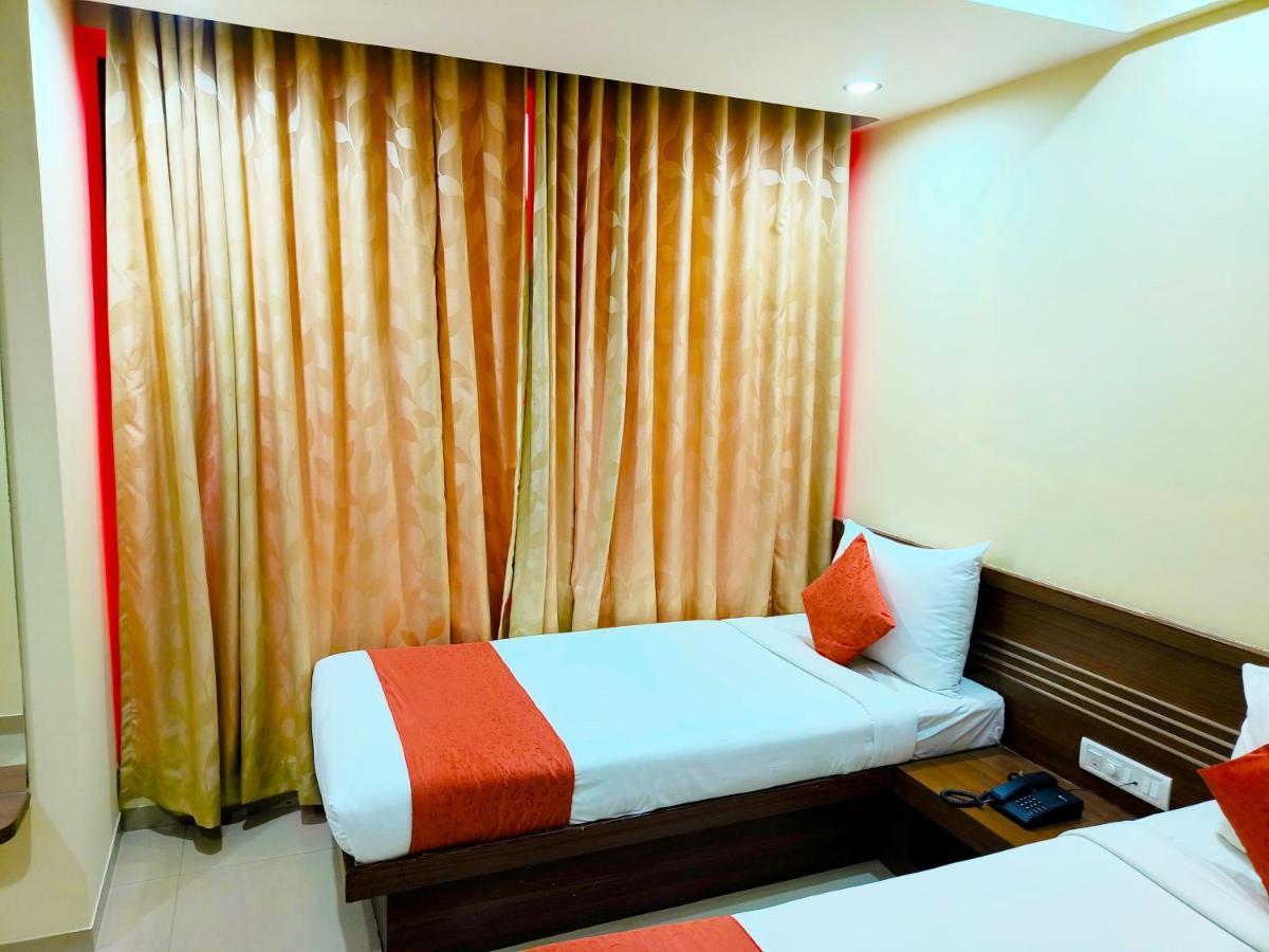 Sai Srushti By Neem Square Hotel Shirdi Bagian luar foto