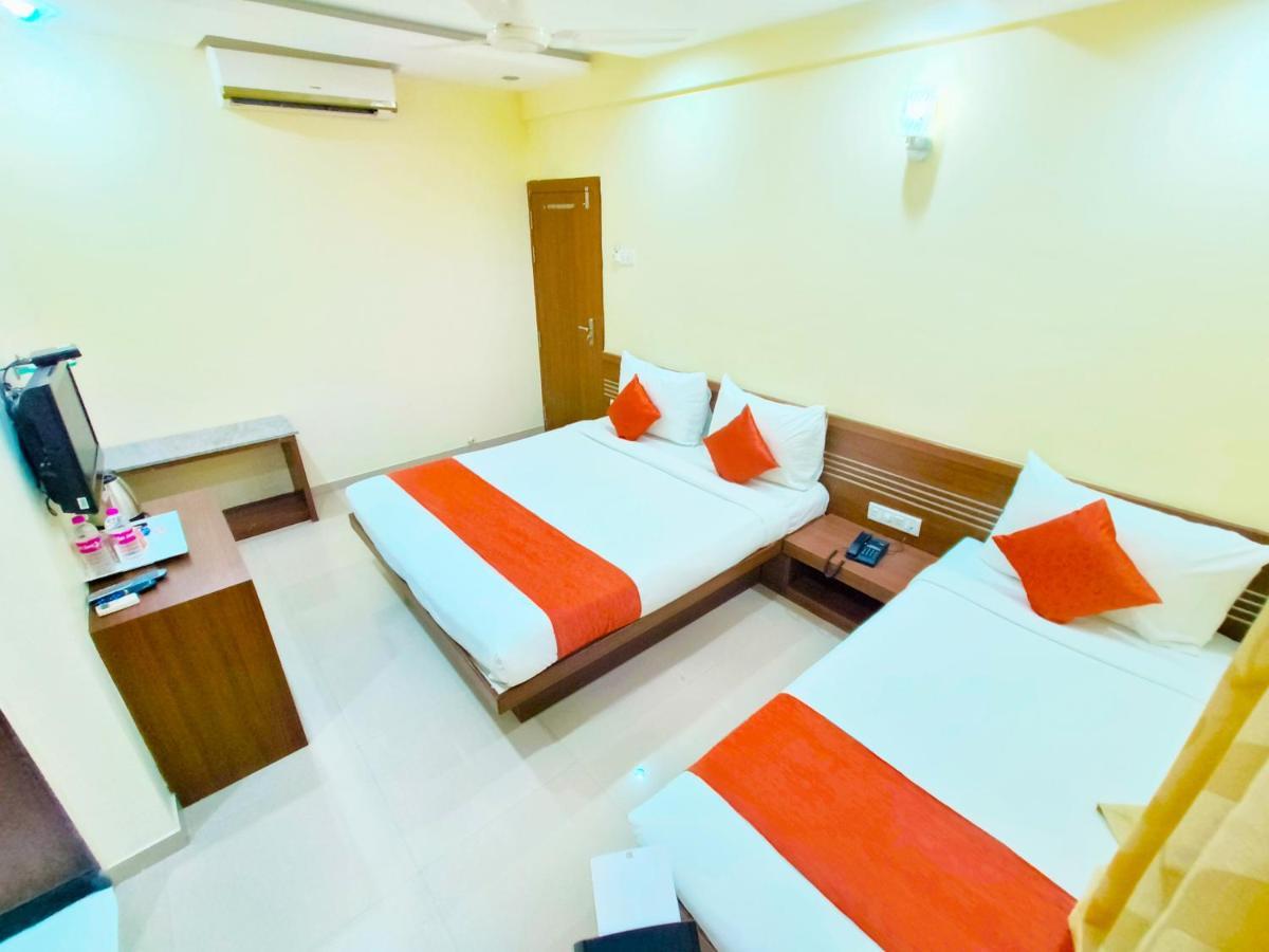 Sai Srushti By Neem Square Hotel Shirdi Bagian luar foto