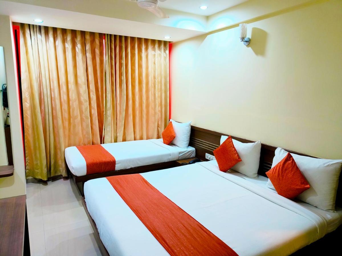 Sai Srushti By Neem Square Hotel Shirdi Bagian luar foto
