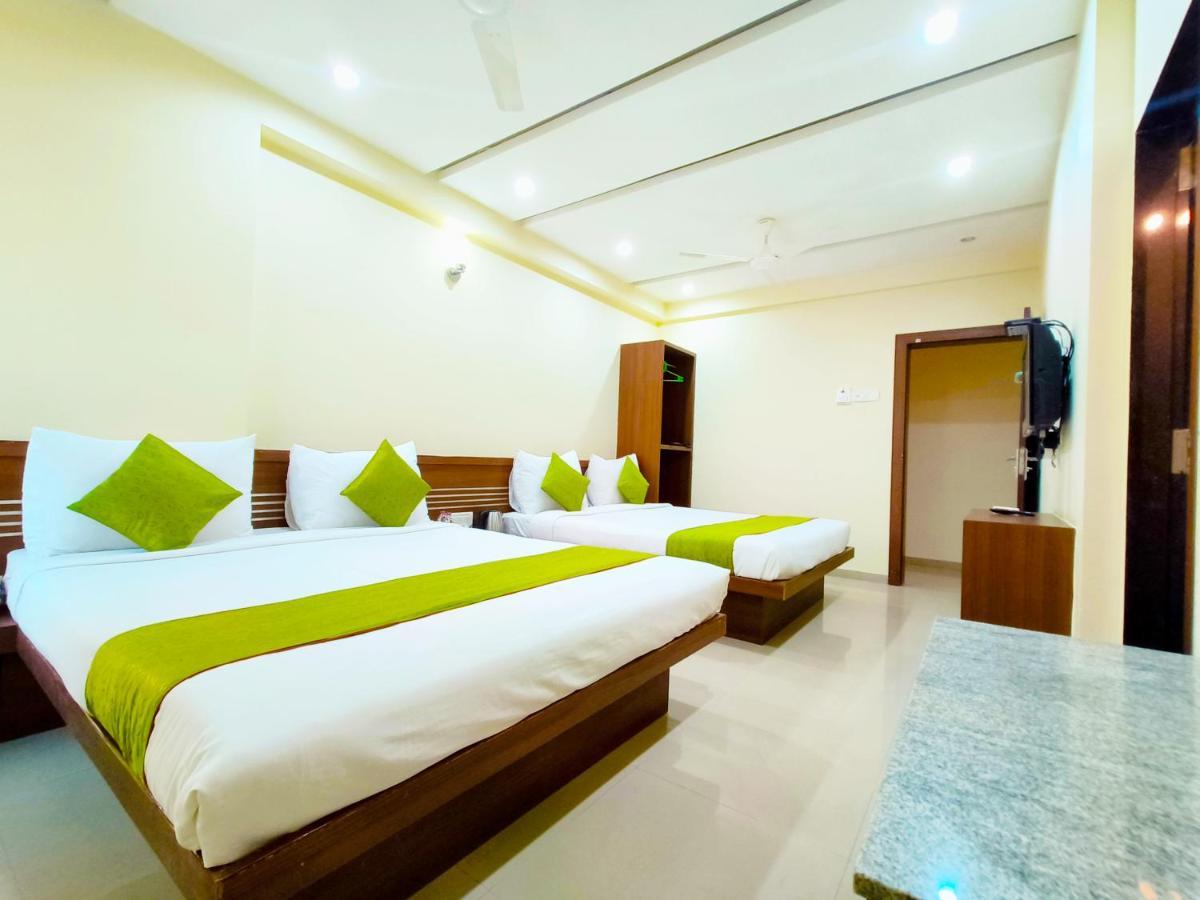 Sai Srushti By Neem Square Hotel Shirdi Bagian luar foto