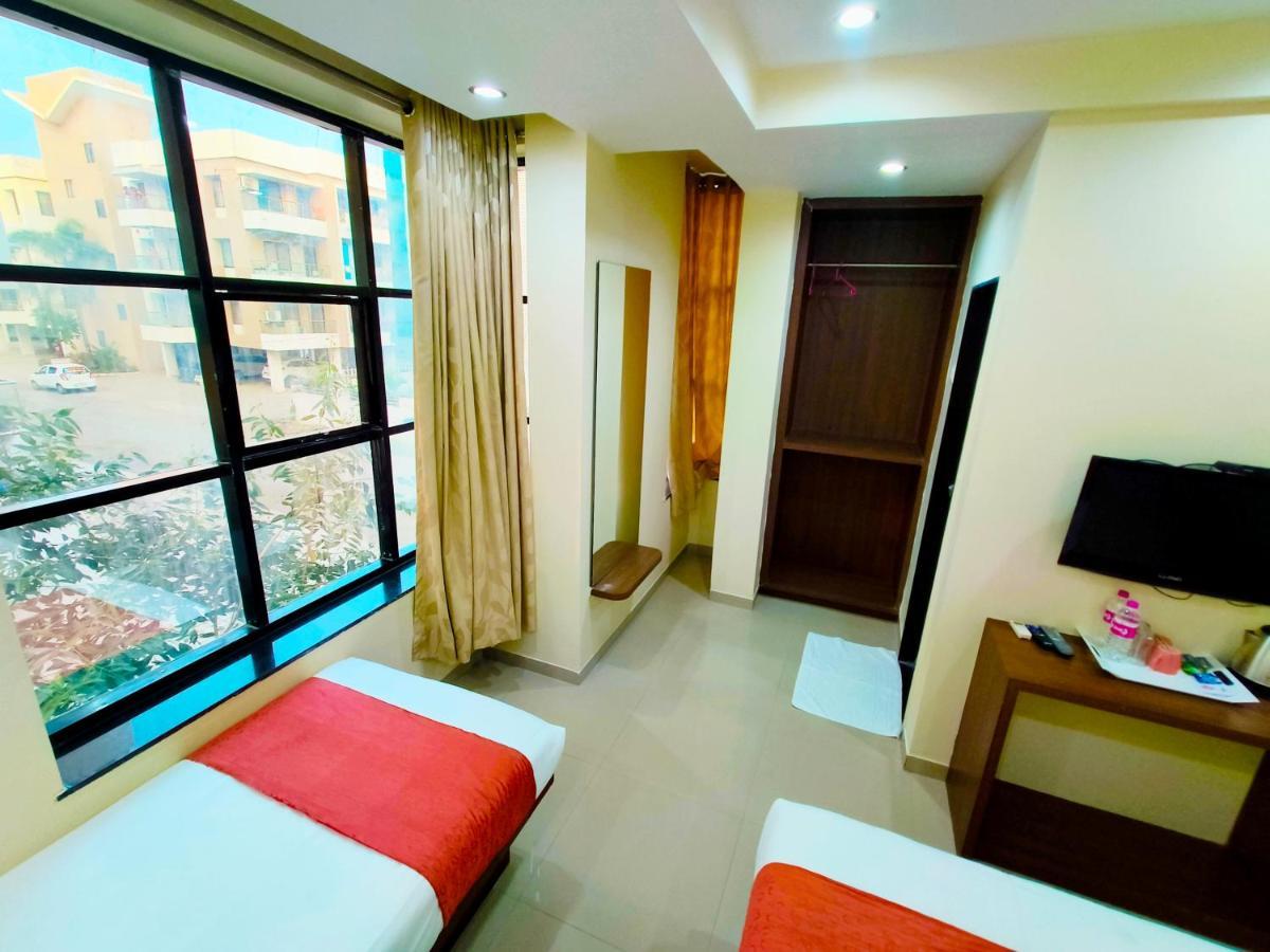 Sai Srushti By Neem Square Hotel Shirdi Bagian luar foto