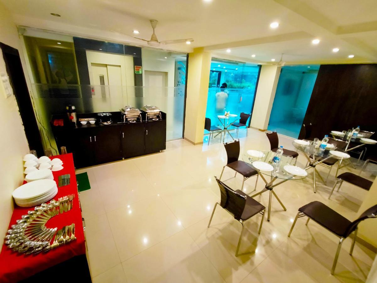 Sai Srushti By Neem Square Hotel Shirdi Bagian luar foto