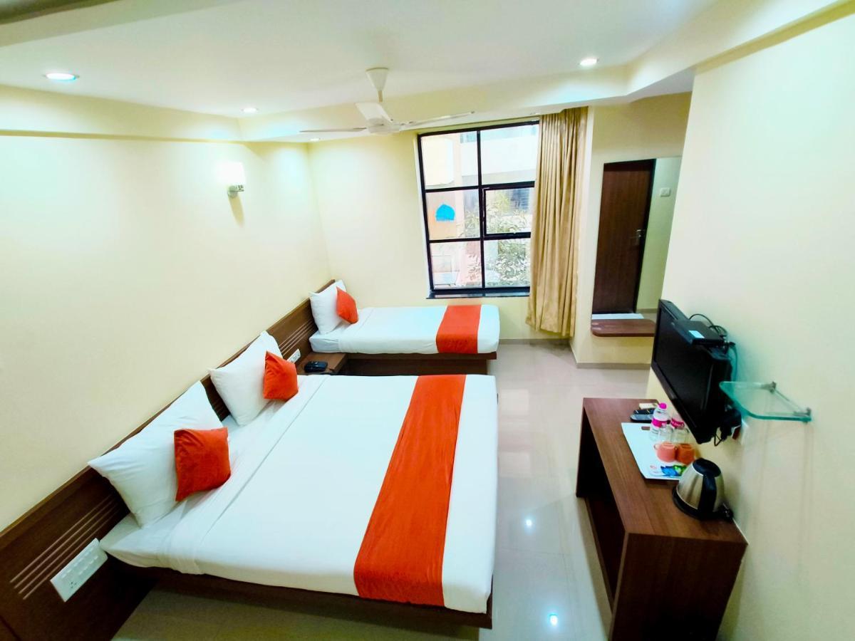 Sai Srushti By Neem Square Hotel Shirdi Bagian luar foto