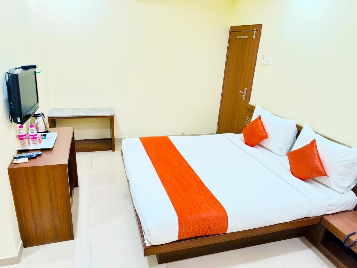 Sai Srushti By Neem Square Hotel Shirdi Bagian luar foto